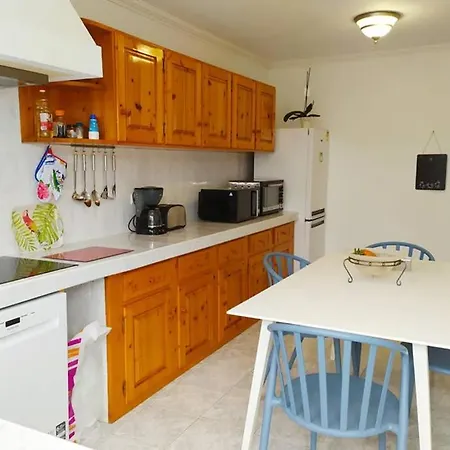 Fully Equiped Family Friendly House, Next To The Beaches In The Azorean Riviera